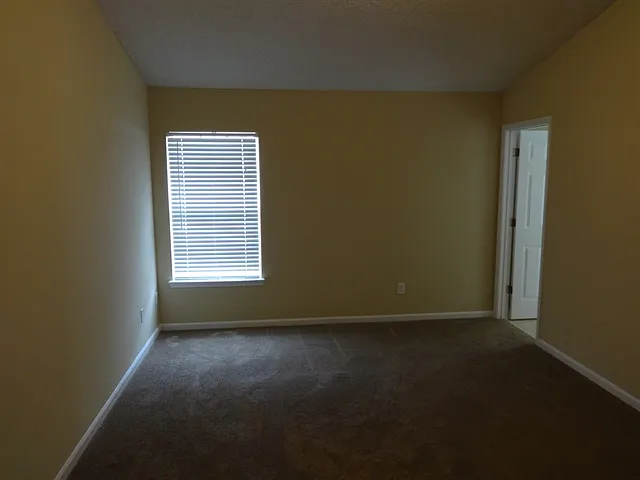 1512 Ashleigh St — Photo 6