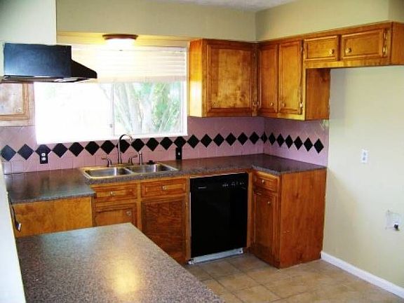 kitchen - nice size