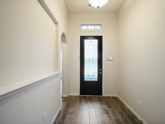 3rd image of 10018 Aspen Falls Ln