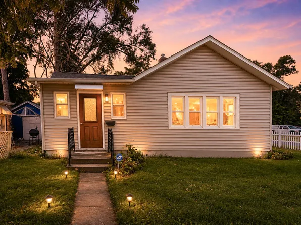 1112 Hurd Ave, Benton Harbor, MI 49022