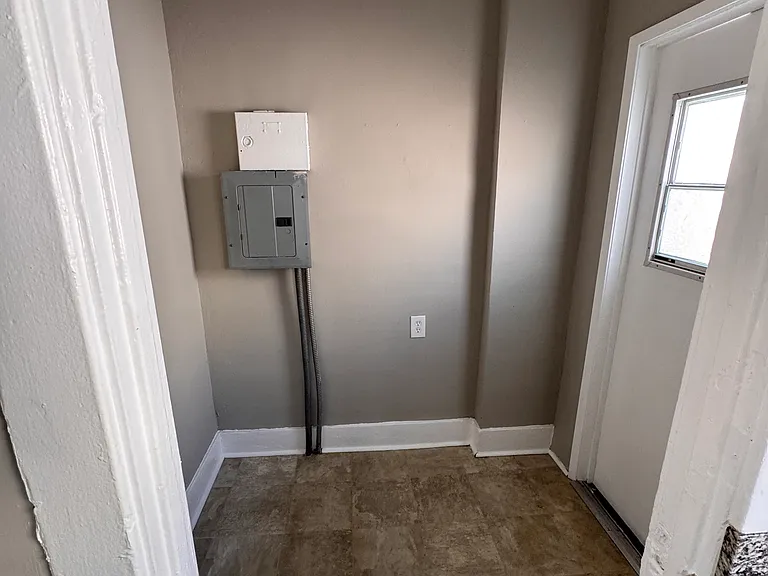 2517 1/2 Cincinnati St #2517-1/2 — Photo 9