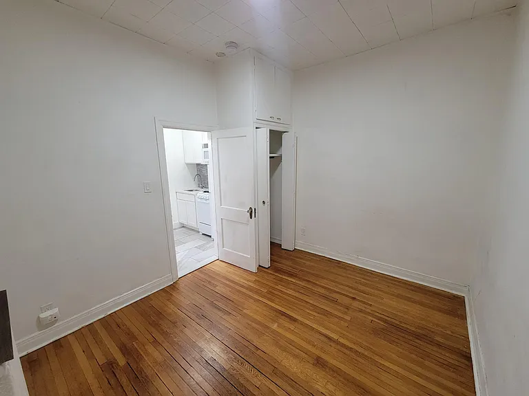 518 Madison Ave #1 — Photo 17
