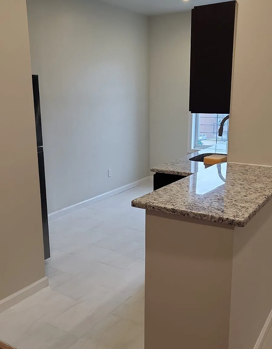 3 bed, 1500 sqft, $2,400 — Photo 2