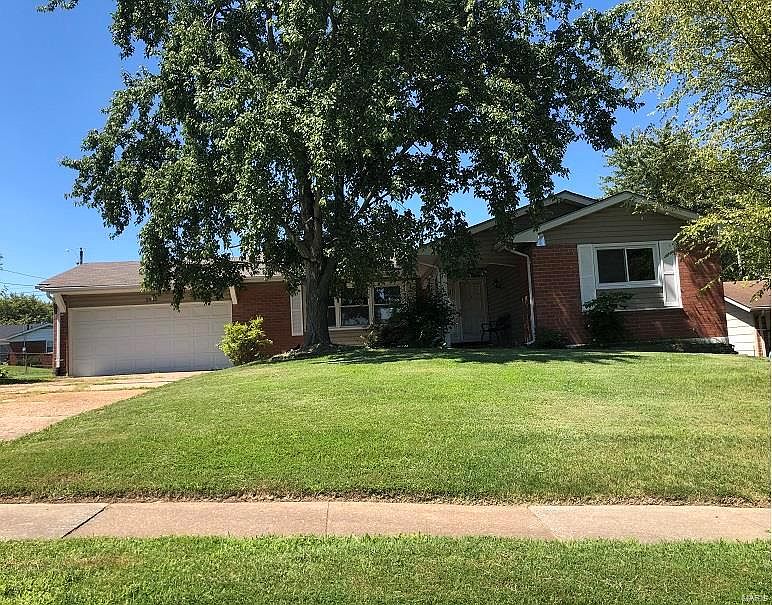 1st image of 2925 Churchill Dr
