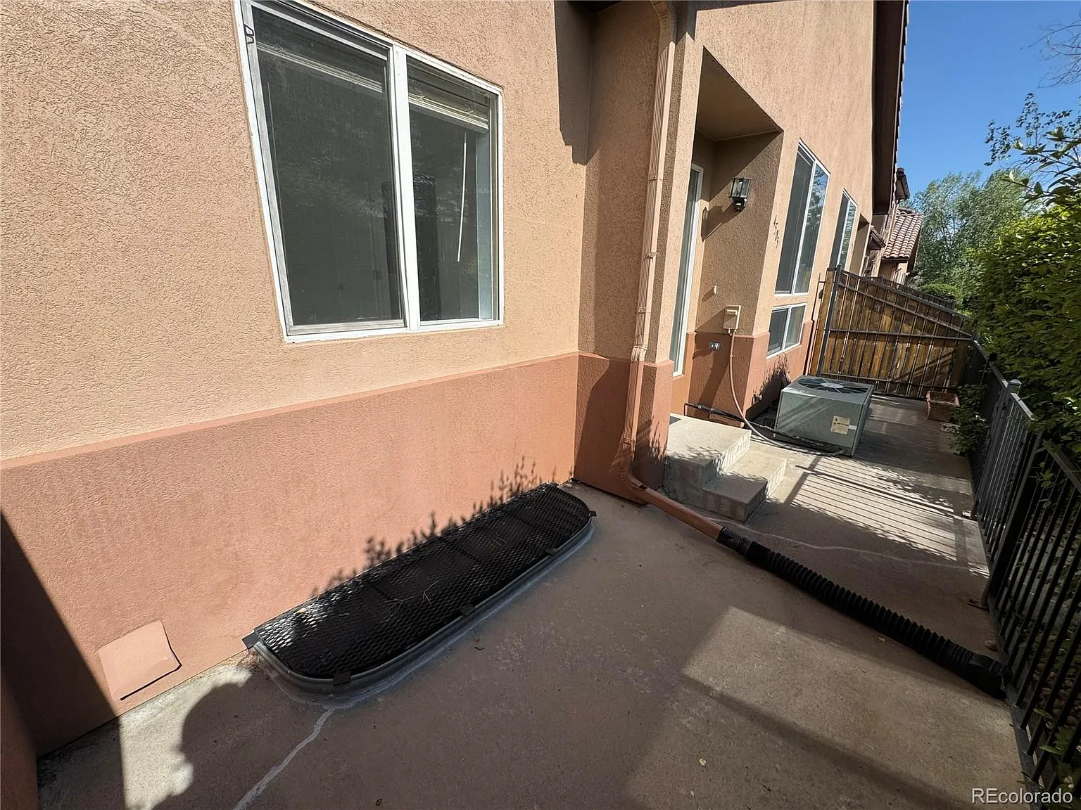 2 bed, 2.5 bath, 1895 sqft, $2,500 — Photo 3