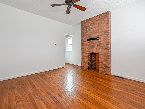 2nd image of 400 N Mathilda St