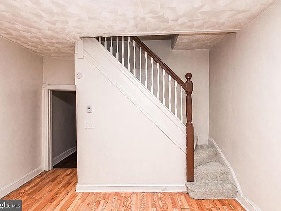 4th image of 429 E Lorraine Ave