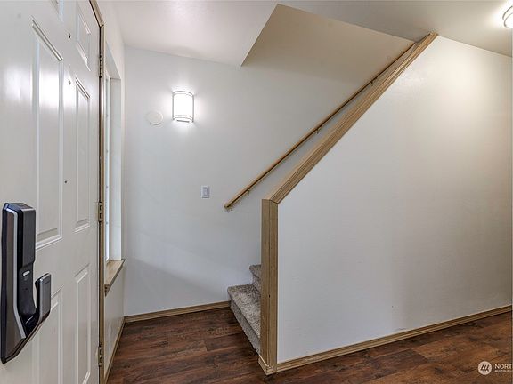 5th image of 4819 50TH Avenue SE