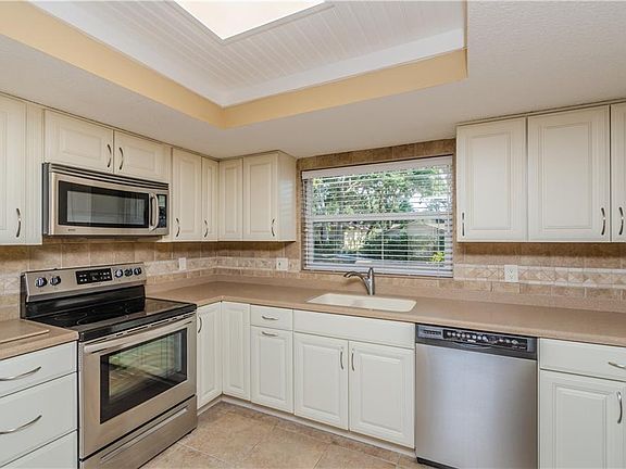 5th image of 212 Meadowcross Dr