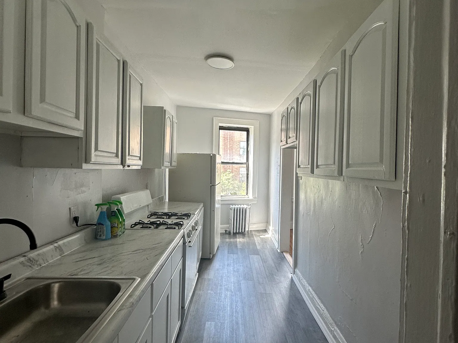 3 bed, $2,350 — Photo 1