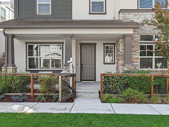 3rd image of 3809 Robby Ct