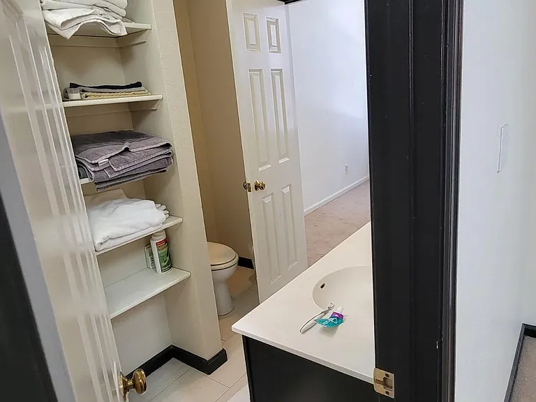 2215 Glenarm Pl — Photo 32