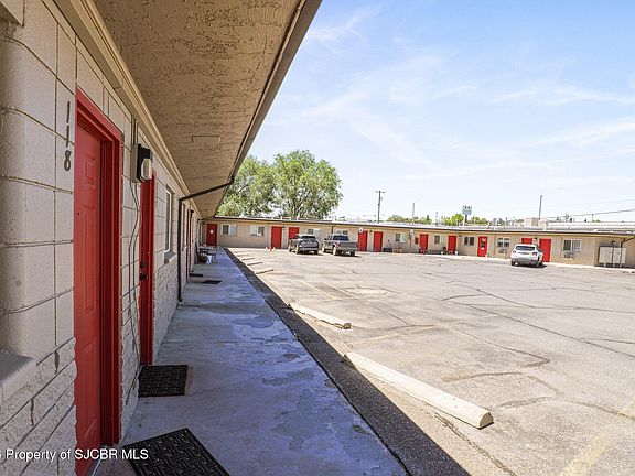 5th image of 5915 E Main St