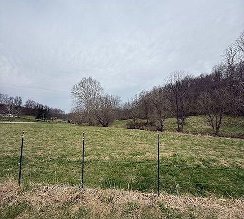 2nd image of 16714 Mush Run Rd