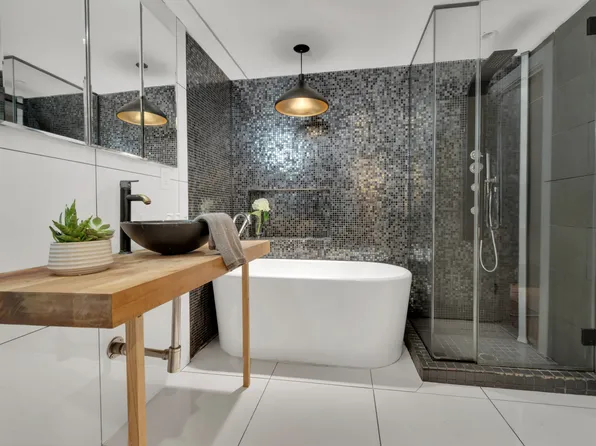 476 East 134th Street image 4 of 19