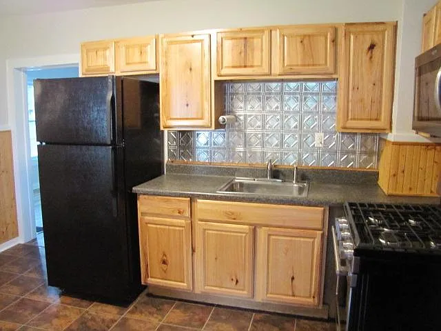 36 Cherry St — Photo 5