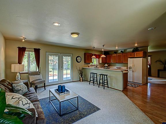 2nd image of 2402 Leah Ct SE