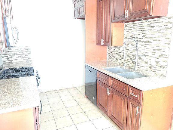 4th image of 1436 S Wooster St #1
