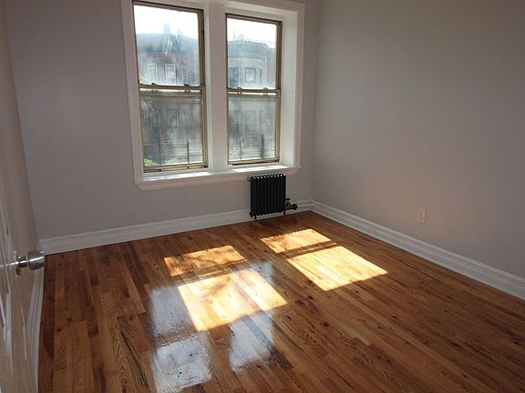 4th image of 553 58th St APT L