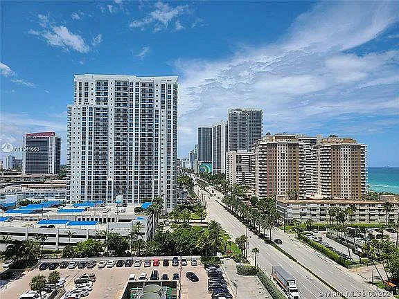 1985 S Ocean Dr — Photo 3