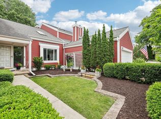 60 Oak Creek Trl, Madison, WI 53717