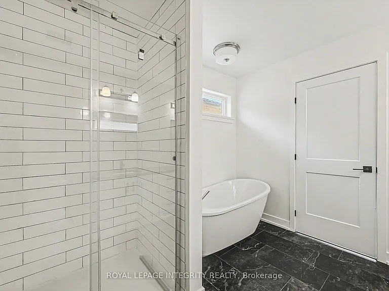 148 Thomas St S — Photo 15