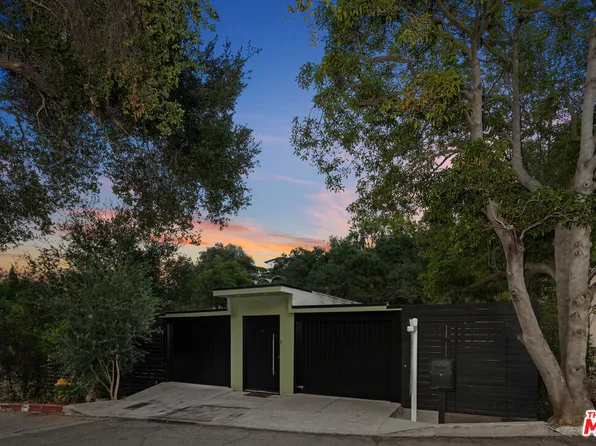 8867 Hollywood Hills Rd, Los Angeles, CA 90046