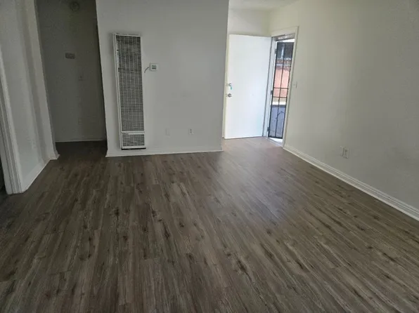 736 1/2 W Century Blvd, Los Angeles, CA 90044