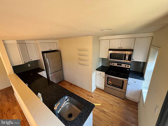 2nd image of 1525 Frankford Ave #3F