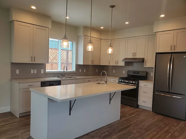 1963 Dogwood Dr — Photo 5