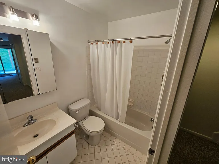 6908-10 Timberlane Rd — Photo 16
