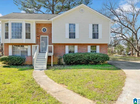 1230 Longbrook Dr, Bessemer, AL 35020