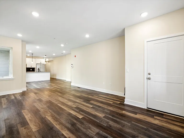 1804 W Berks St — Photo 36