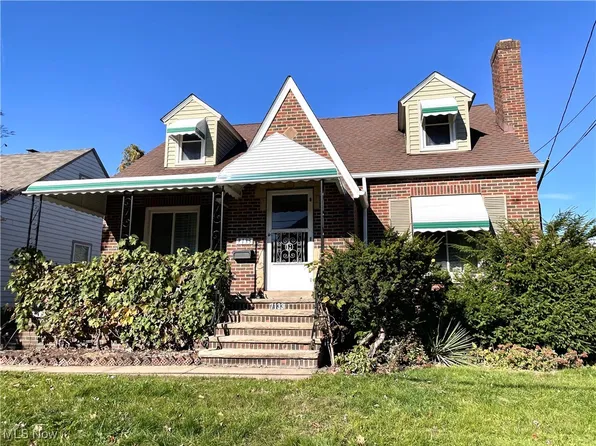 7133 Bletch Ct, Cuyahoga Heights, OH 44125