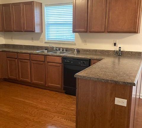2nd image of 118 Hope Dr