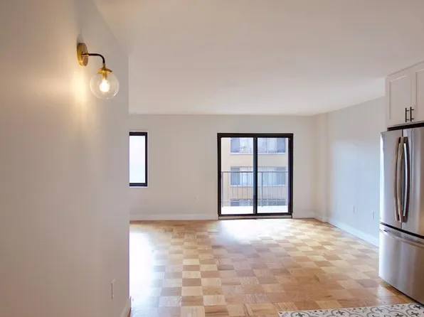 1718 P St NW APT 513, Washington, DC 20036