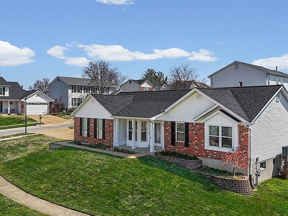 3rd image of 804 Shady Ridge Ct