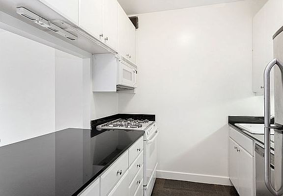 3rd image of 150 Columbus Ave APT 10E