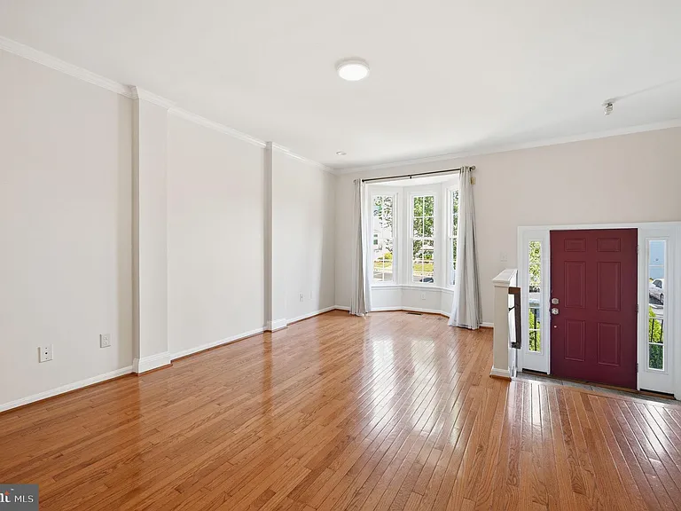 7676 Helmsdale Pl — Photo 3