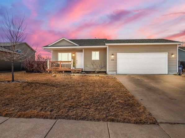 409 Almond Ave, Harrisburg, SD 57032