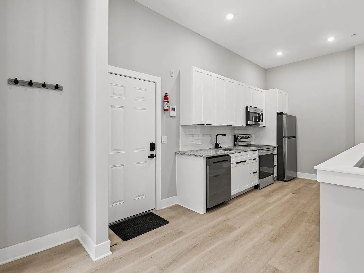 1 bed, 775 sqft, $1,650 — Photo 2