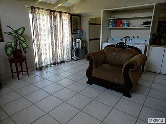 3rd image of 1813 W Elm Ave