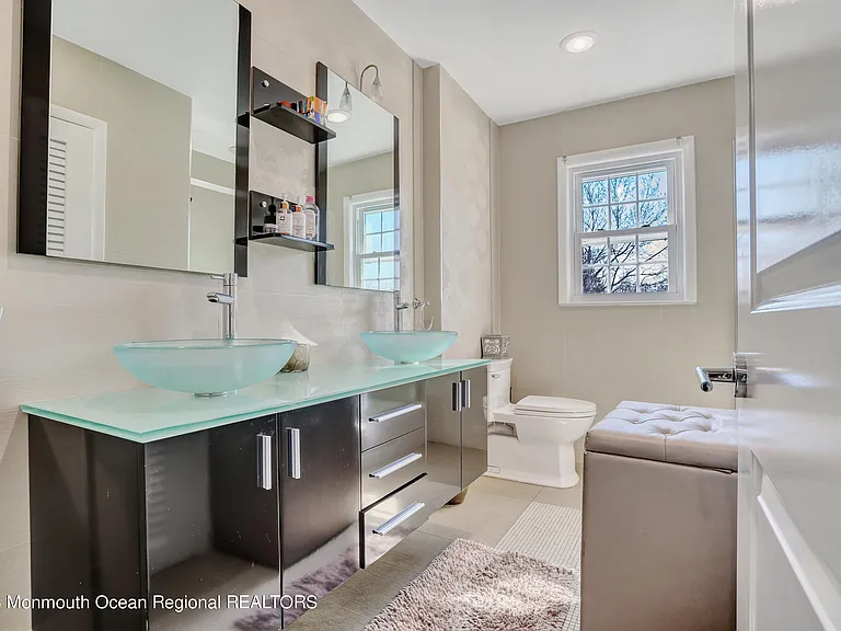278 Lake Ave — Photo 10