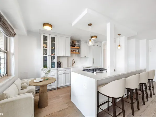 301 East 78th Street 16C image 3 of 11