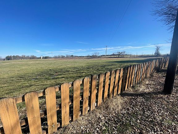 3rd image of 2110 Highway 315