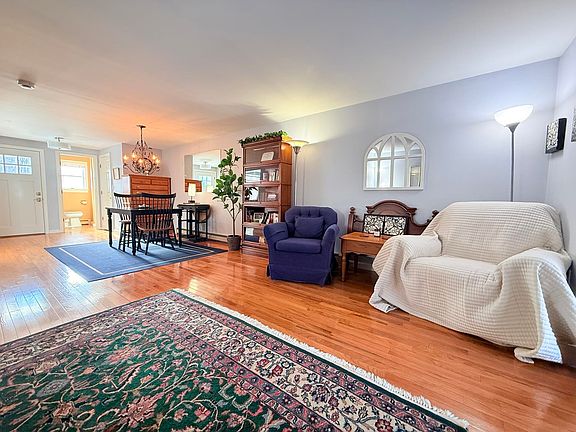4th image of 32 Kimball Place