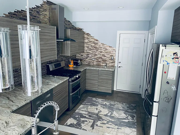 235 W Norwell Ln — Photo 5