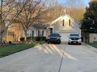 110 Walmsley Dr, Mooresville, NC 28117