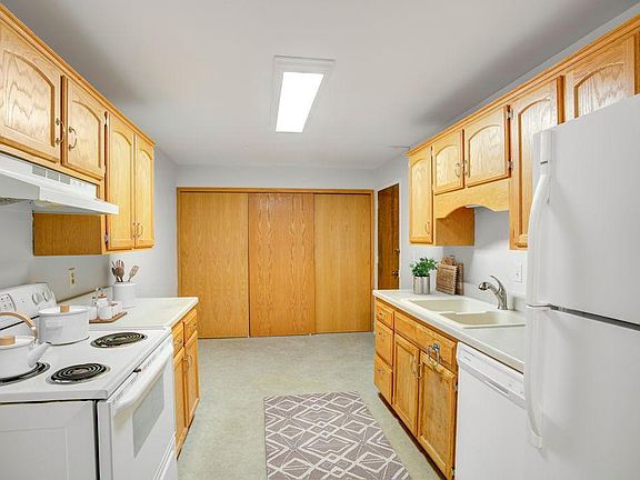 3rd image of 6450 York Ave S APT 310