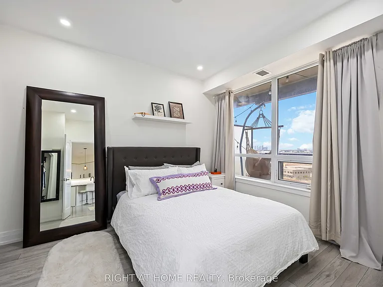 1060 Sheppard Ave W #1521 — Photo 13